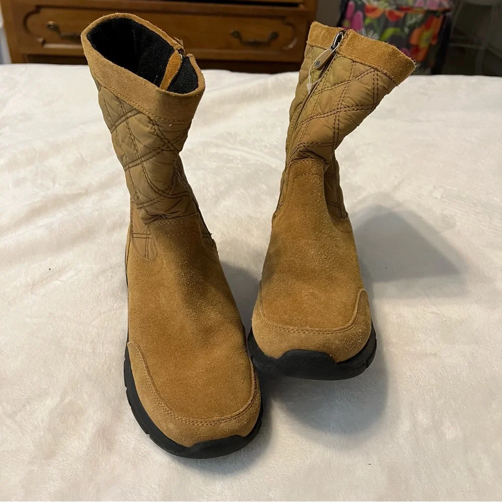 Lands’ End Suede Quilted Zip Tan On Boots size 7 Medium